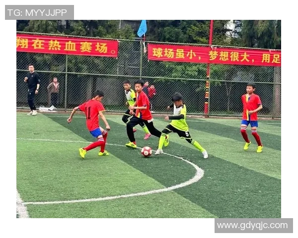 非常可爱的足球明星们在绿茵场上展现魅力与风采的精彩瞬间