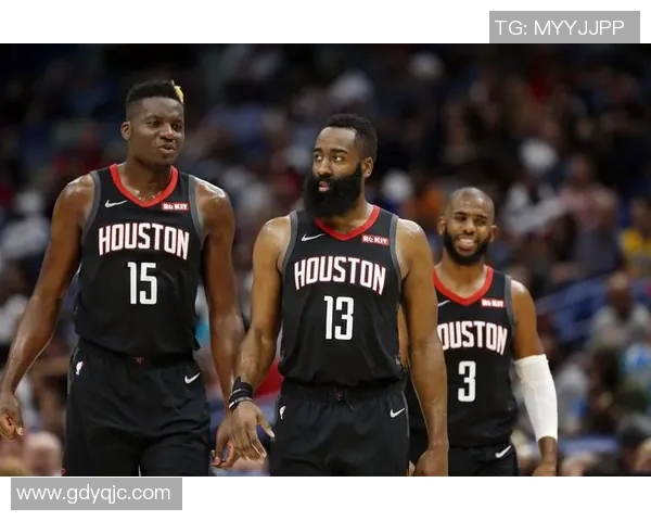 火箭队与勇士队激战正酣精彩对决引发球迷热议